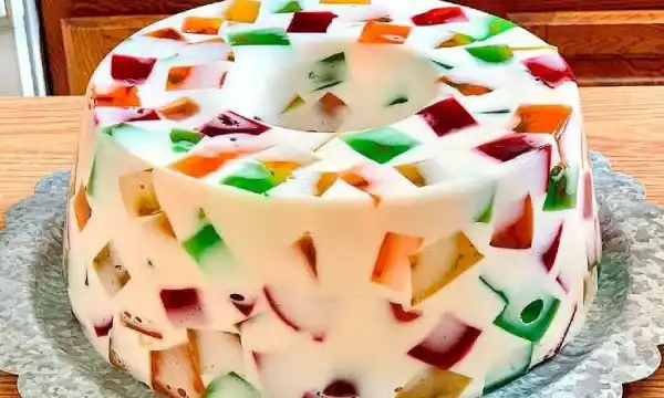 Gelatina Mosaico com Frutas: Receita Fácil e Colorida Que Vai Encantar Todos!